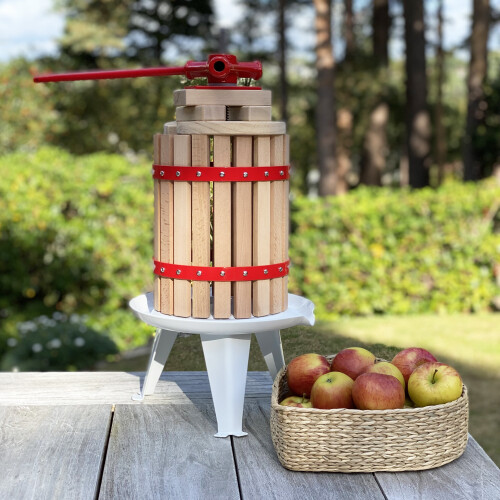 Selections Traditional Fruit and Apple Press (6 Litre) with Straining Bag 1