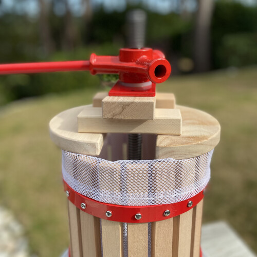 Selections Traditional Fruit and Apple Press (18 Litre) with Straining Bag 1