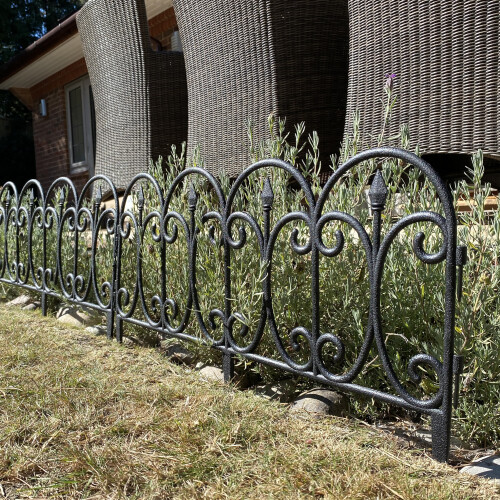 Kew Black Plastic Lawn Edging (60.5cm x 32.5cm) - 5 Panels 2