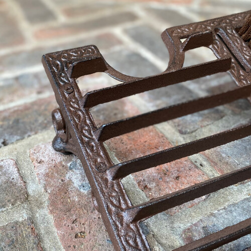 Selections Vintage Style Cast Iron Boot Brush & Shoe Scraper 2
