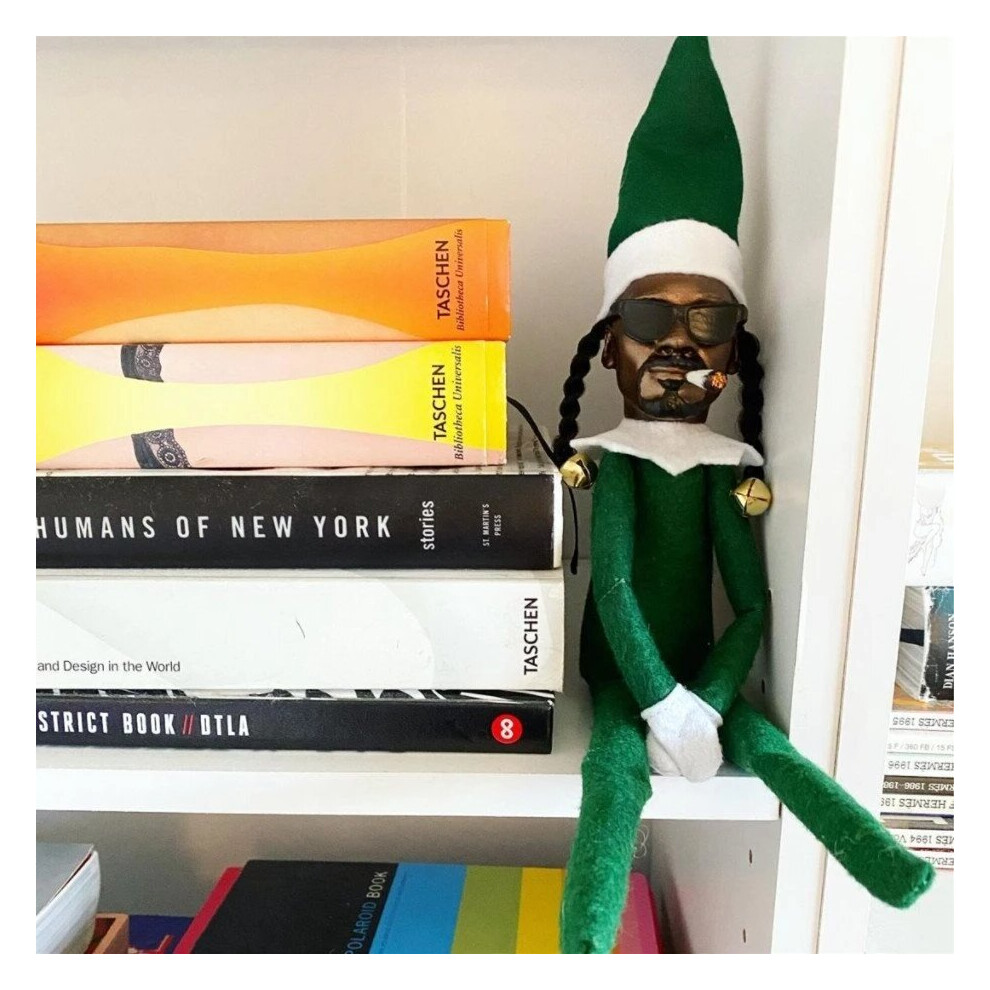 Snoop on a Stoop Christmas Elf Doll on A Bent Home Decoration New Year