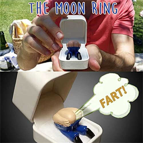 (WHITE) Creative Spoof Marriage Proposal Ring Box Bare Butt Resin Ornaments 1