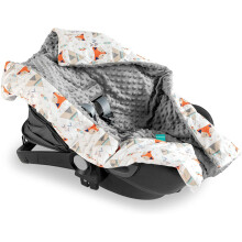 Navaris Baby Car Seat Blanket - Wrap for Babies with Holes for 3-Point Harness Straps - Universal Fit for Car Seat, Pushchair, Pram, Buggy