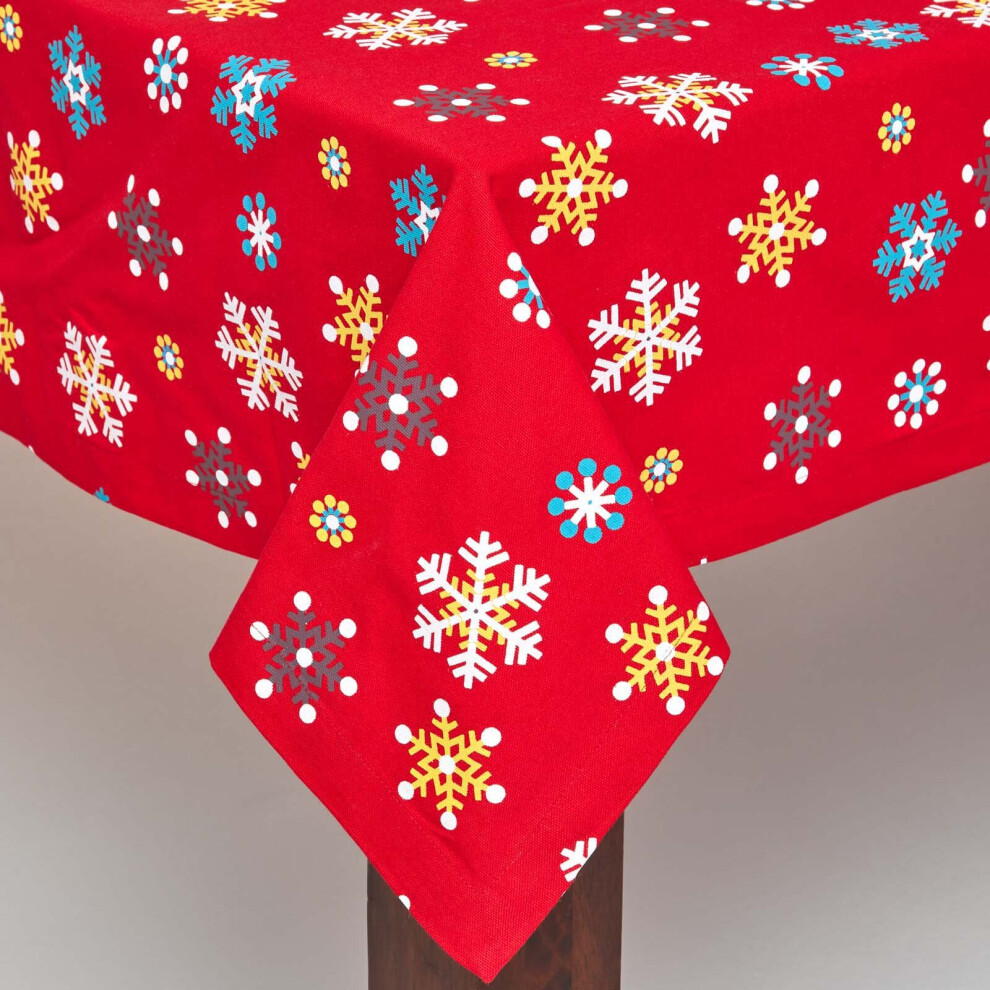 Homescapes (137 X 178 Cm) Cotton Christmas Snowflake Tablecloth Red