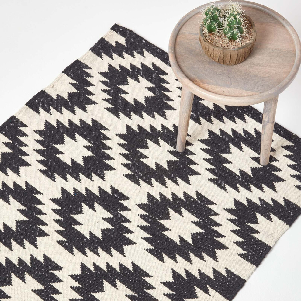 Homescapes (90 X 150 Cm) Zurich Handwoven Black And White 100% Cotton Geometric Pattern Kilim Rug