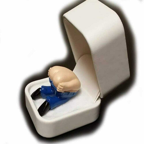 (WHITE) Creative design spoof marriage proposal ring box bare butt resin ornaments