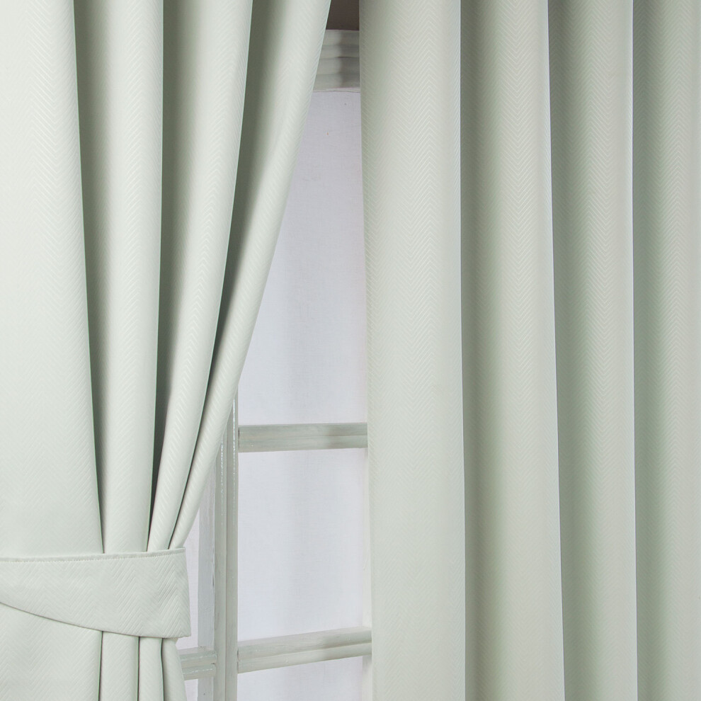 Homescapes (W 228Cm X Drop 182Cm, Ivory) Herringbone Chevron Blackout Curtains Pair Eyelet Style White