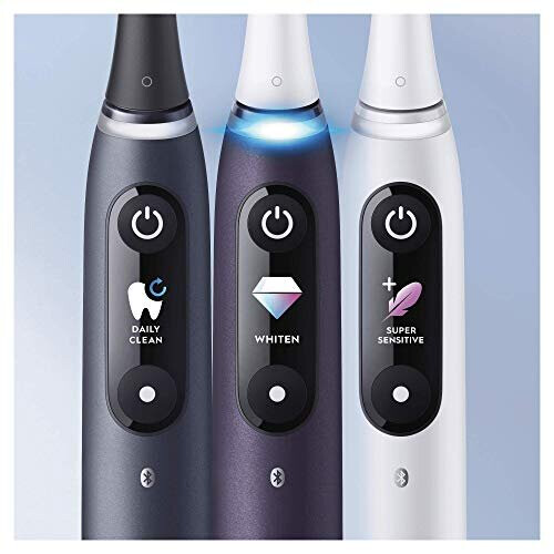 Oral-B Io8 Violet with Travel Case 1
