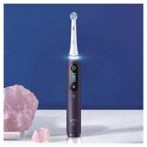 Oral-B Io8 Violet with Travel Case 2