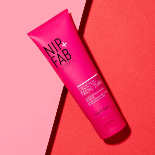 Nip+Fab NIP+FAB Salicylic Fix Facial Scrub 1