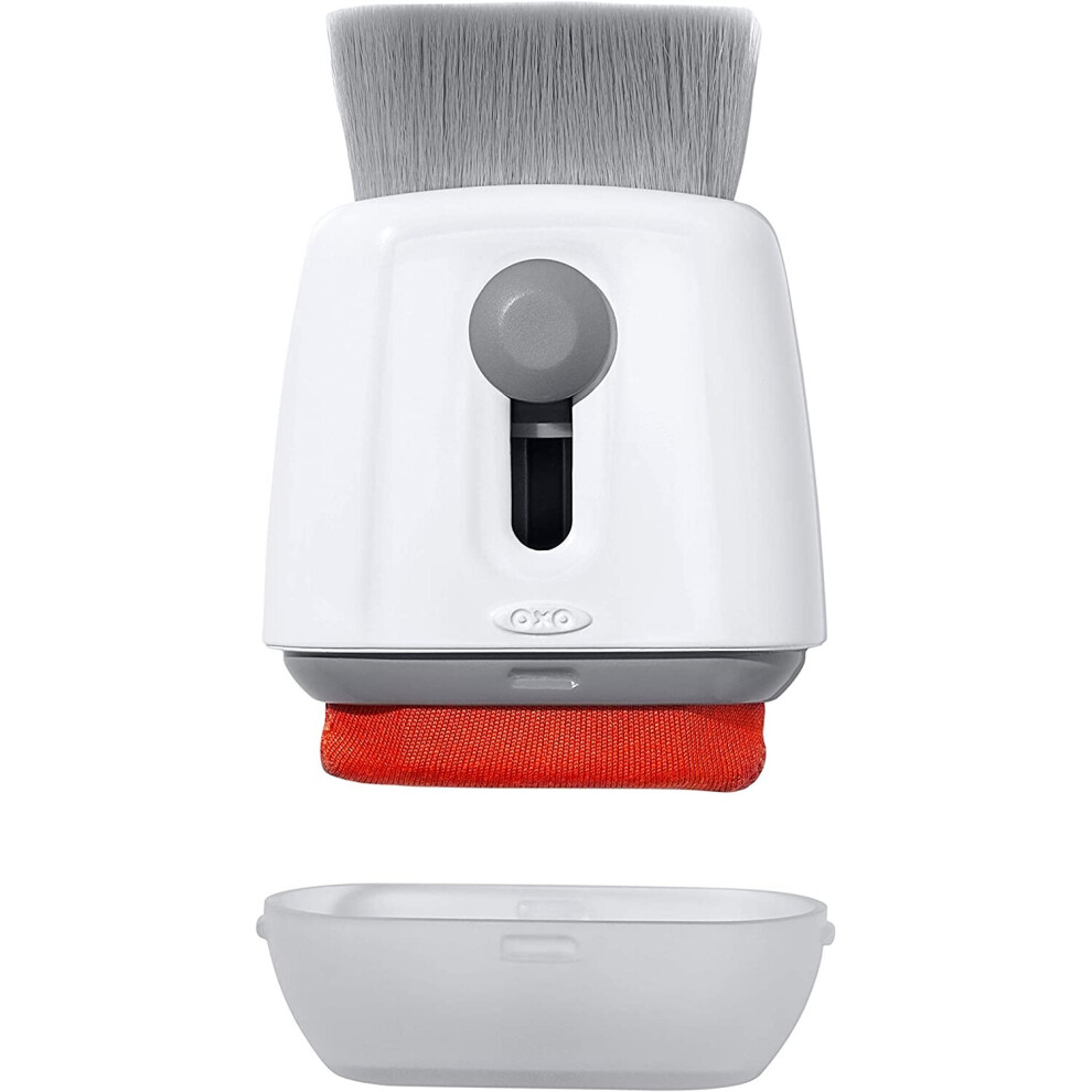Oxo 12246100 Good Grips Sweep & Swipe Laptop Cleaner, White 719812686172