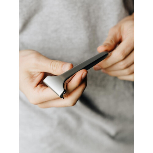 The Single Edge SE (Special Edition) Razor 1