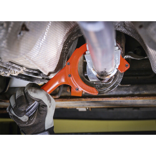 Loops Ratcheting Exhaust Pipe Cutter - 67mm Cutting Capacity - 3mm Max Pipe Thickness 2