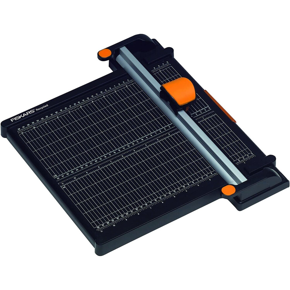 Fiskars A4 Recycled Titanium Ø45mm Rotary Paper Trimmer 30 cm, Black/Orange, 1004640