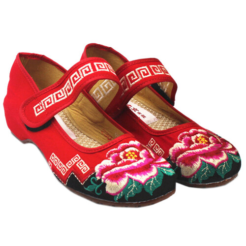 (7.5) Old Beijing Cloth Embroidered Shoes Cowhells 1