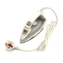 Sunbeam Steam Iron 1200w Light & Compact Auto Shut Off Clothes With UK Plug