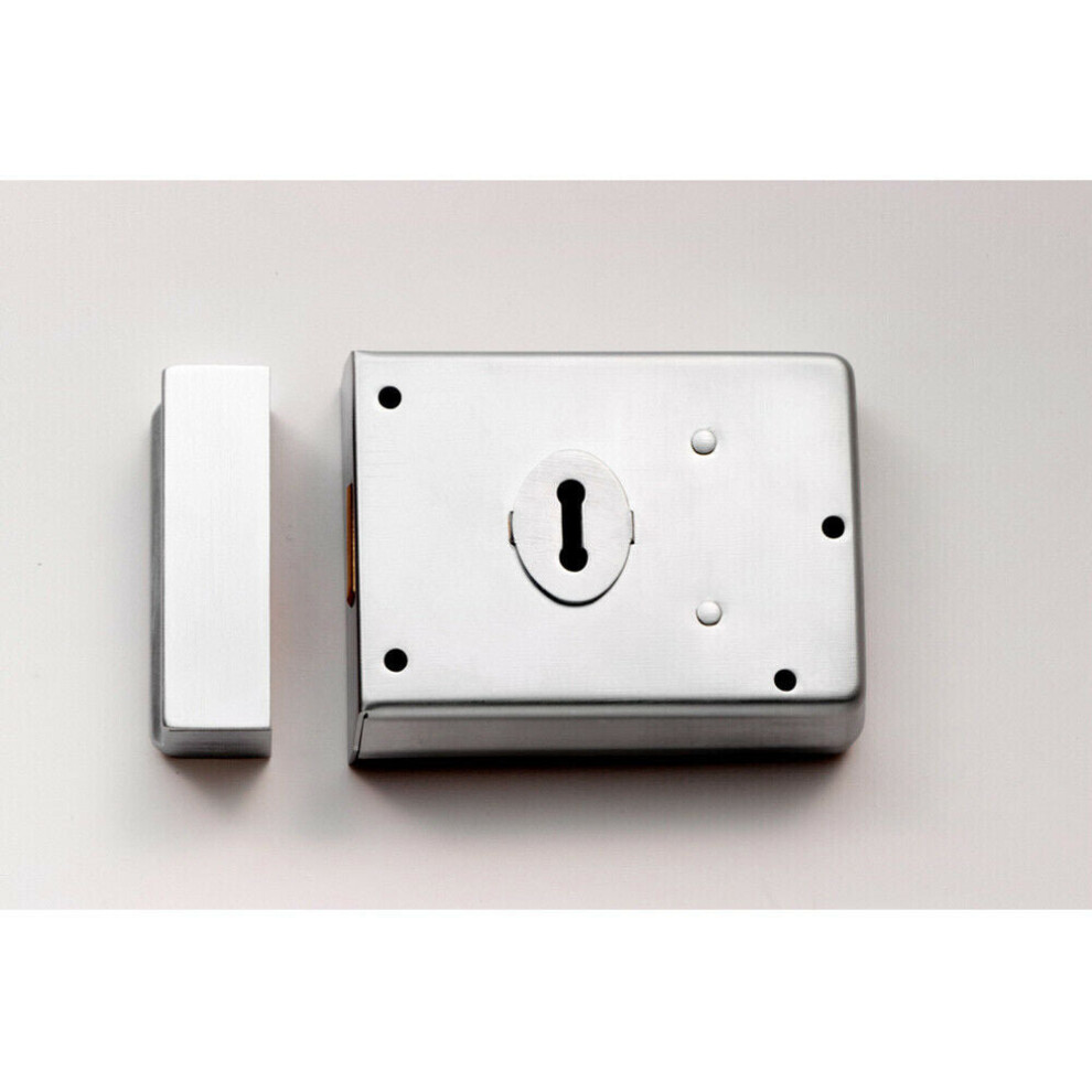 Traditional Contract Rim Deadlock 102 x 76mm Polished Chrome Door Latch