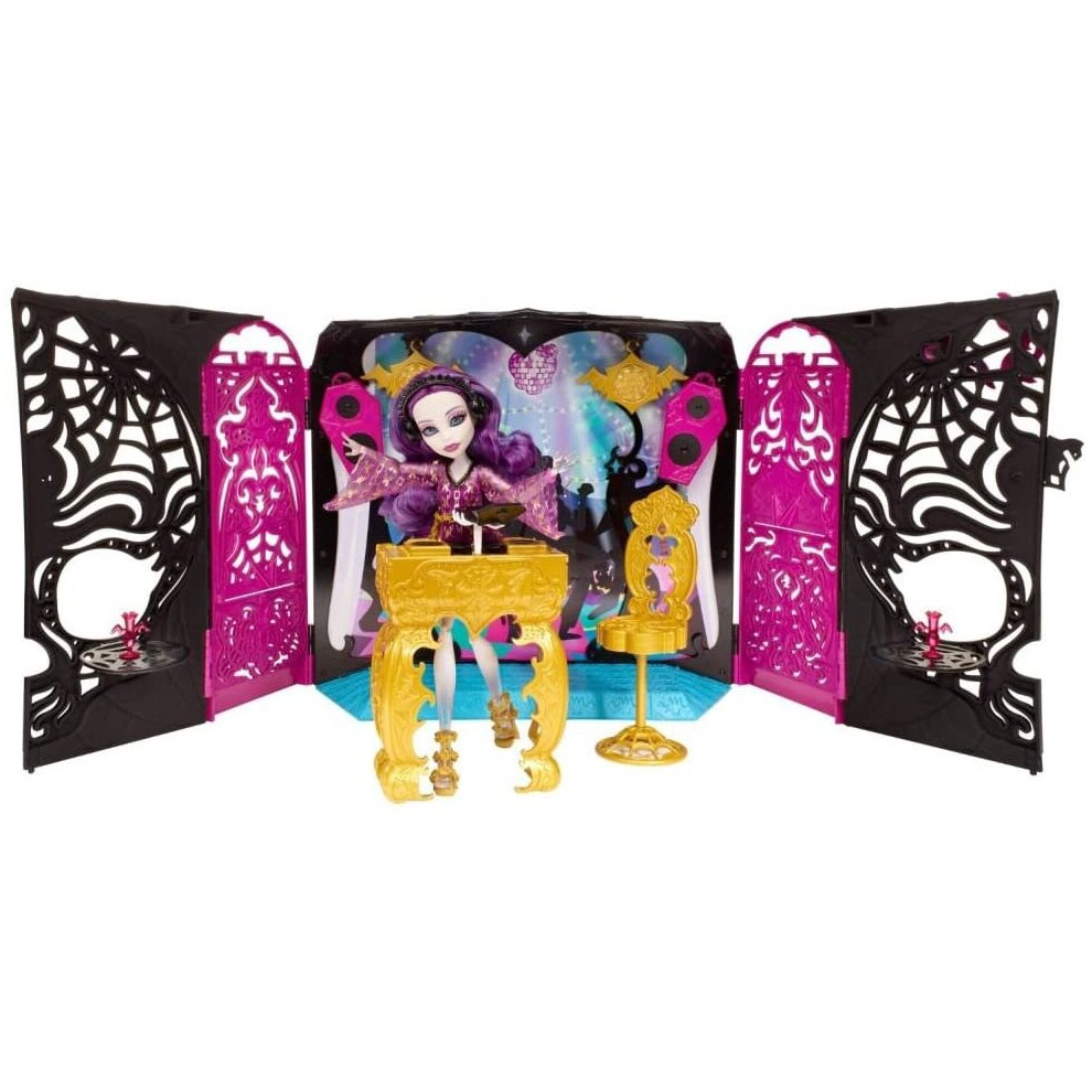 Disney Monster High Freak Du Chic Circus Scaregrounds Rochelle Goyle Doll