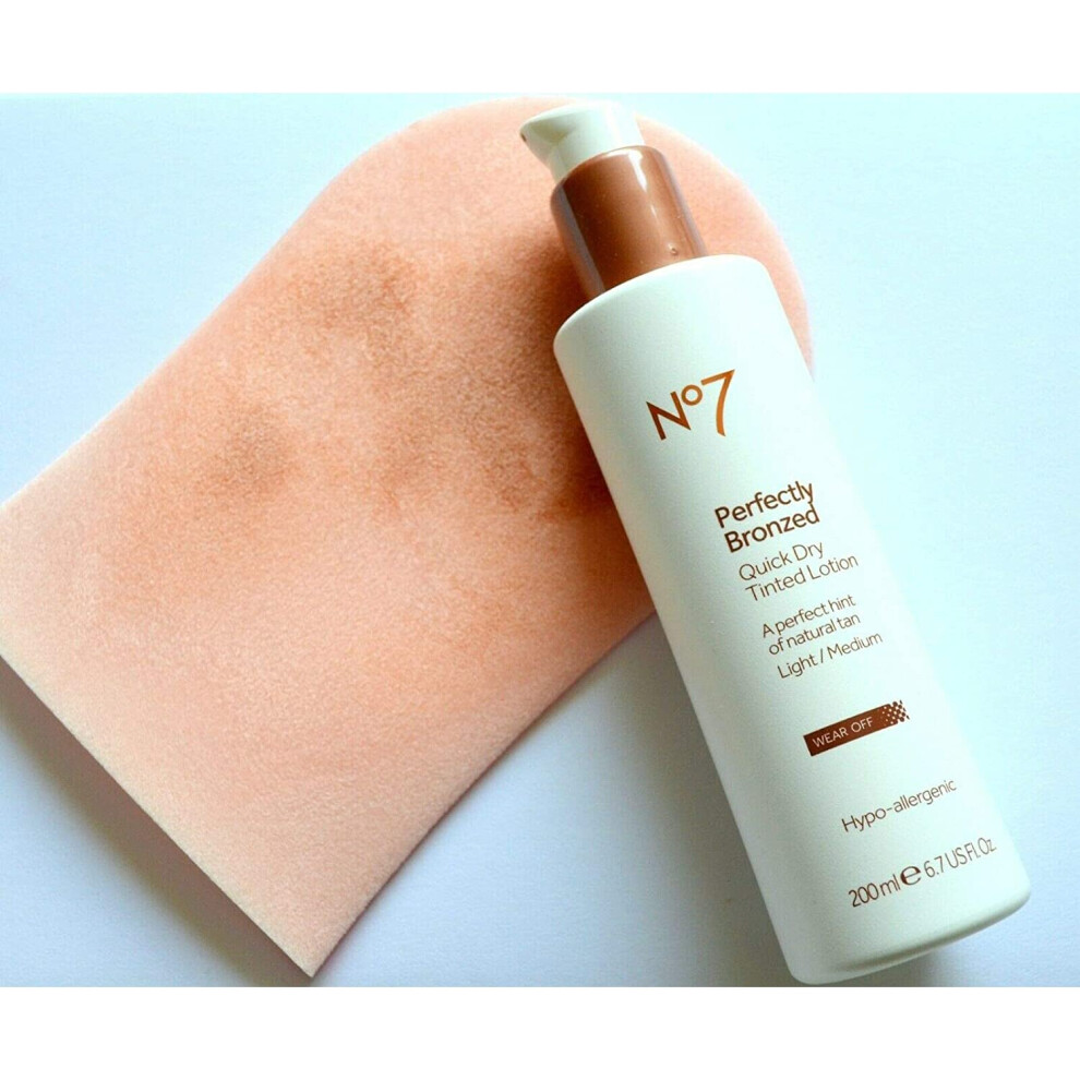 No7 Boots Perfectly Bronzed Self Tan Quick Dry Tinted Lotion Light/Medium 200ml