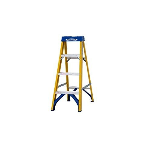 Werner Fibreglass Swingback Stepladder - 4 Tread
