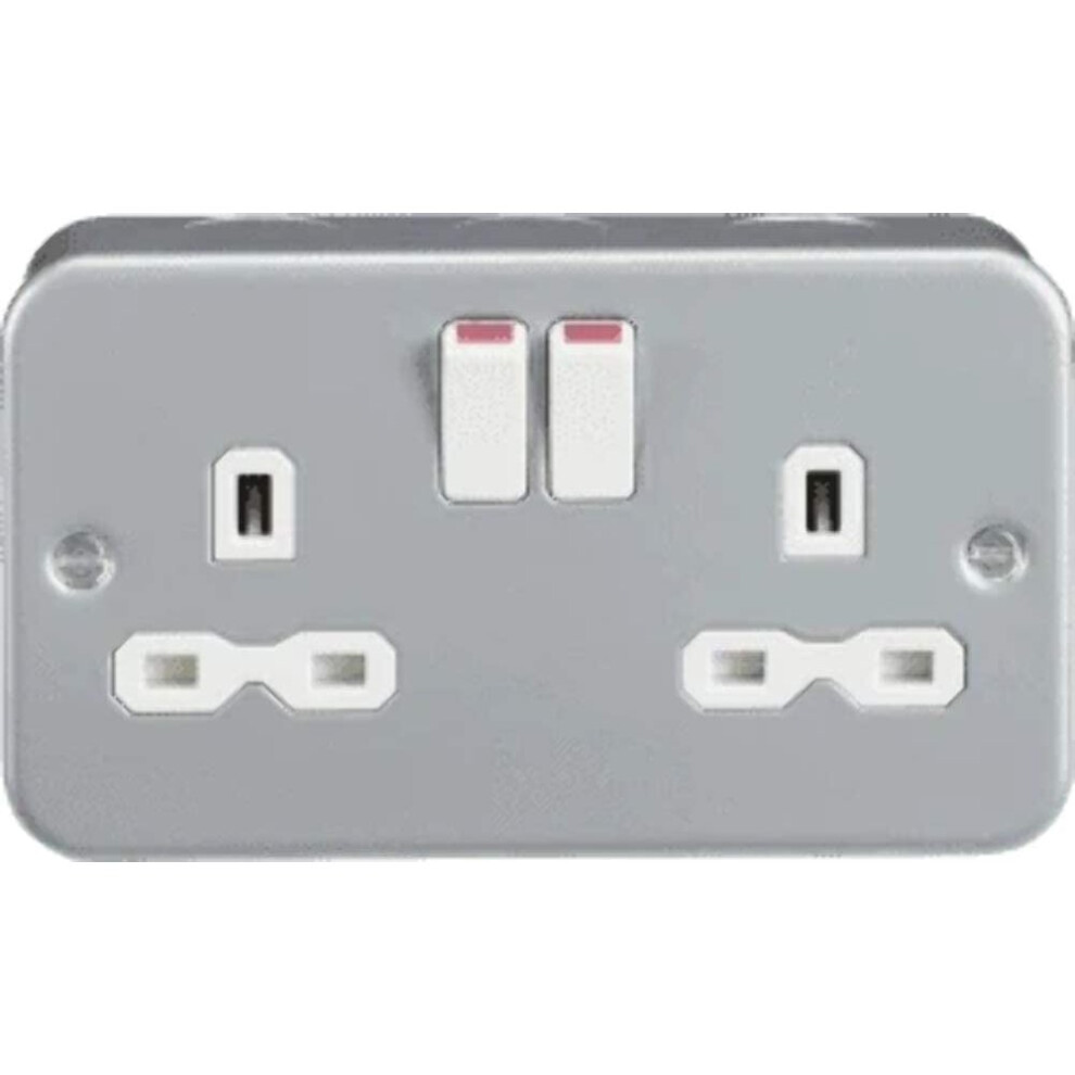 Metal Clad 13A 2 Gang Dp Switched Socket 5055832957065