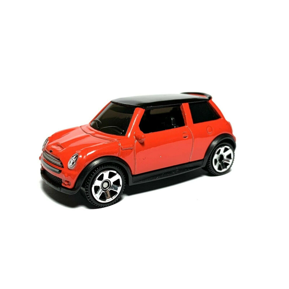 (03 Mini Cooper S) MATCHBOX Power Diecast Metal Car Model 1:64 Scale