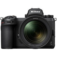 Nikon Z7 II spiegellose Kamera mit 24-70mm f/4 Objektiv