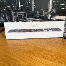 Apple Magic Keyboard with Touch ID & Numeric Keypad Black British UK M1 Silicon - Refurbished