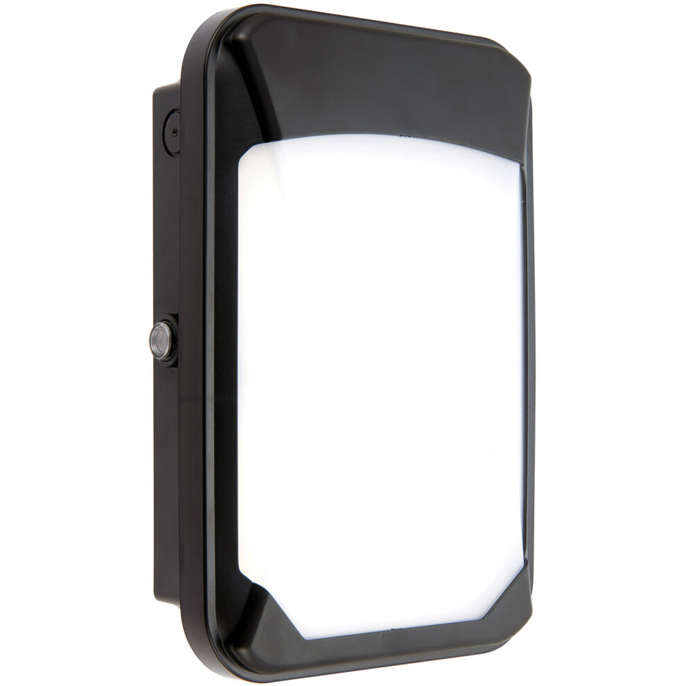 Outdoor IP65 Bulkhead Wall Light - Cool White LED - Photocell Sensor