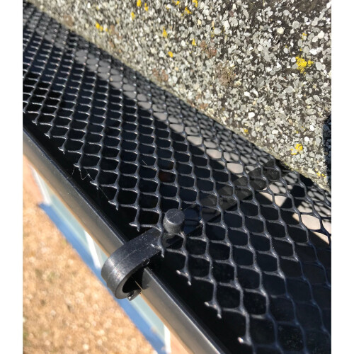 Selections 24 Metres Gutter Protection Mesh Guard with 60 Fixing Clips 2