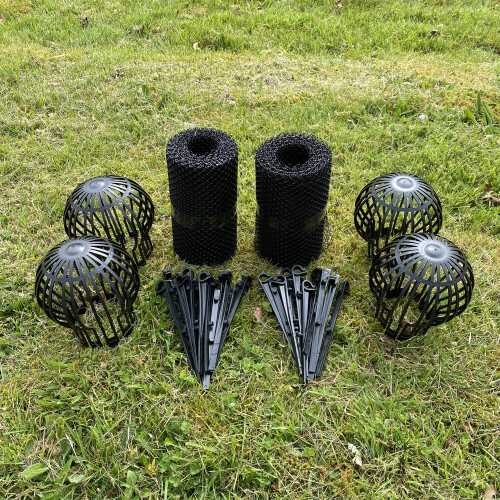 Selections 6 Metres Gutter Protection Mesh Guard  & 4 Downpipe Filter Guards 1