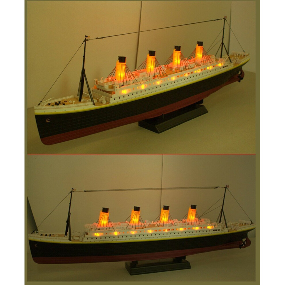 2.4G 80cm Simulation Titanic RC Boat Electric Ship Model with Light RTR Toys