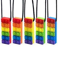 Novelfun Sensory Chew Necklace,5 Pack Rinbow Color Silicone Chew Pendant Training and Development Fidget Toy Chewing Necklace for Teething