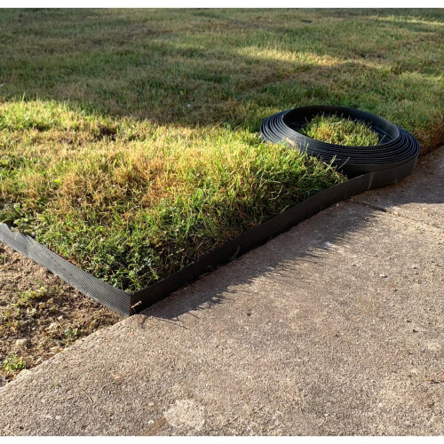 Selections Flexible Plastic Garden Edging with 80 Pegs (20m) 2