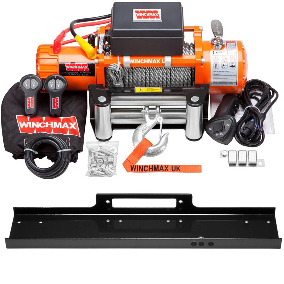 13,500lb 12V Winch. 26m x 9.5mm Steel Rope. Flat Bed Mounting Plate.