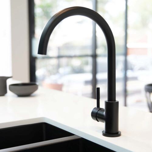 NES Home Kitchen Single Lever Mixer Tap with Diffuser 360 Swivel Matte Black Manhattan