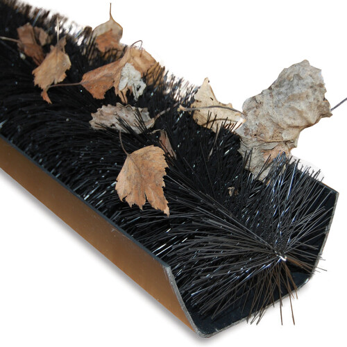 Gardeners Dream (24M) Groundmaster - Black Gutter Guard Brush - Drain Debris Downpipe Leaves Filter