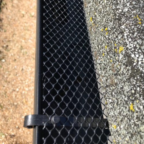 Selections Gutter Protection Mesh Guard with 15 Fixing Clips (6m x 17.5cm) 2
