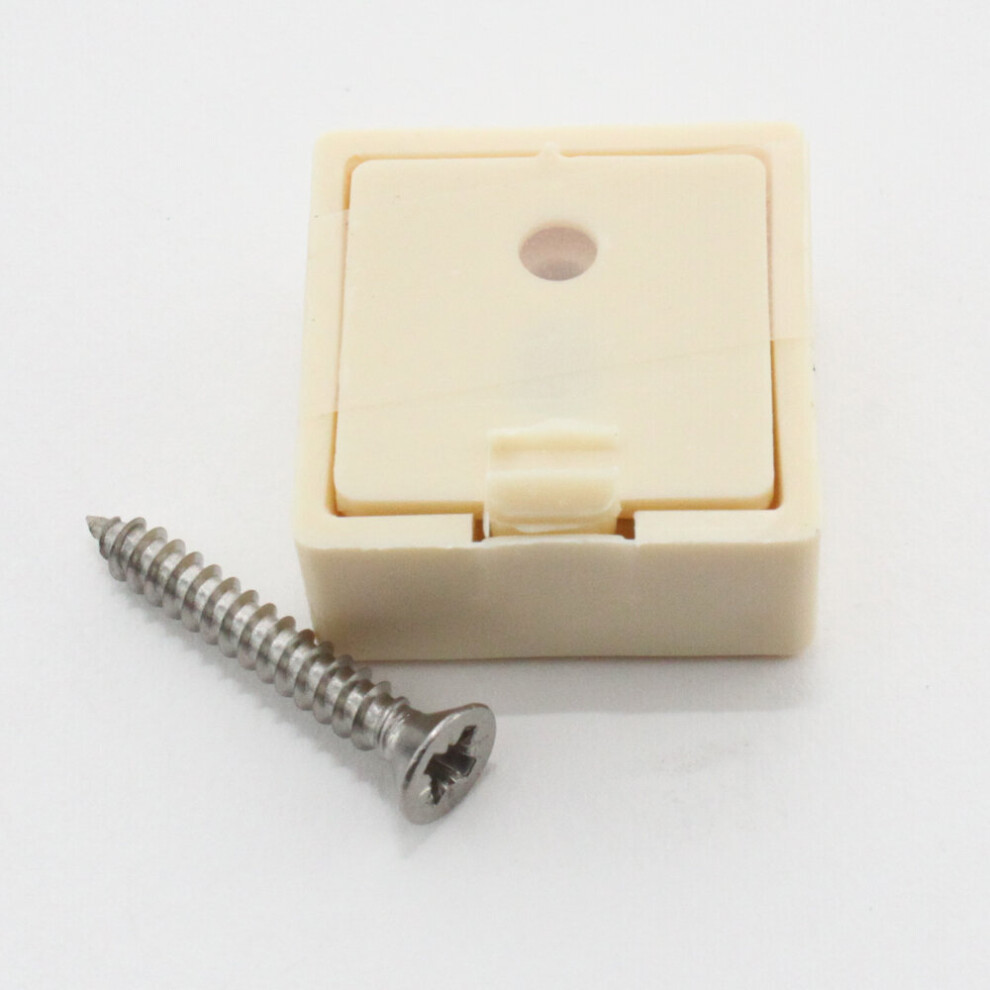 Caravan 2 Pin Socket W4 37571 5019328385367