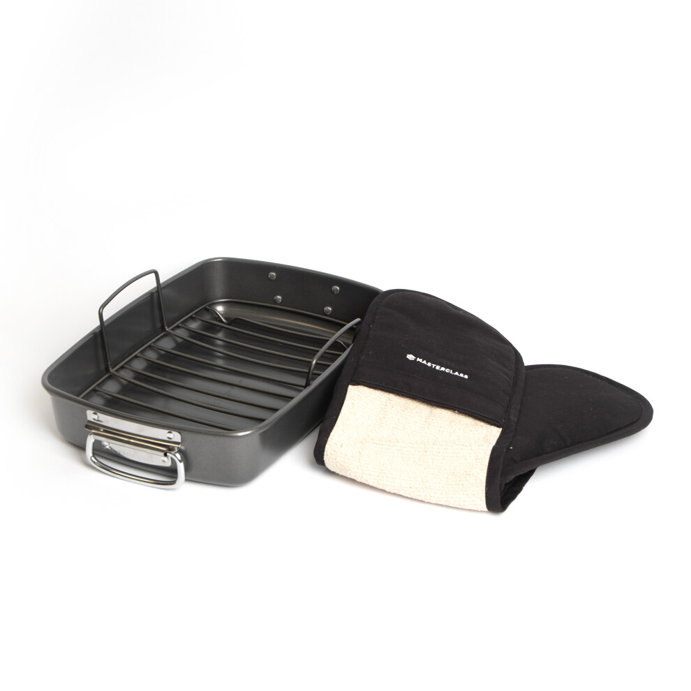 MasterClass Non-Stick Roaster with Rack, 40x28x7.5cm, Display Boxed MasterClass Cotton Chef's Black Double Oven Glove, Sleeved