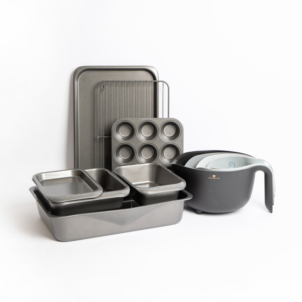 MasterClass Smart Space Stacking Non-Stick Bakeware Set, 7 Piece, Gift Boxed MasterClass Smart Space Four Piece Bowl Set, Sleeved