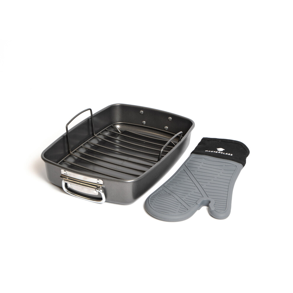 MasterClass Non-Stick Roaster with Rack, 40x28x7.5cm, Display Boxed MasterClass Seamless Silicone Single Oven Gloves, Carded