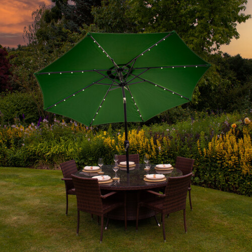Grønn 2,7 m LED-vippeparasoll 2