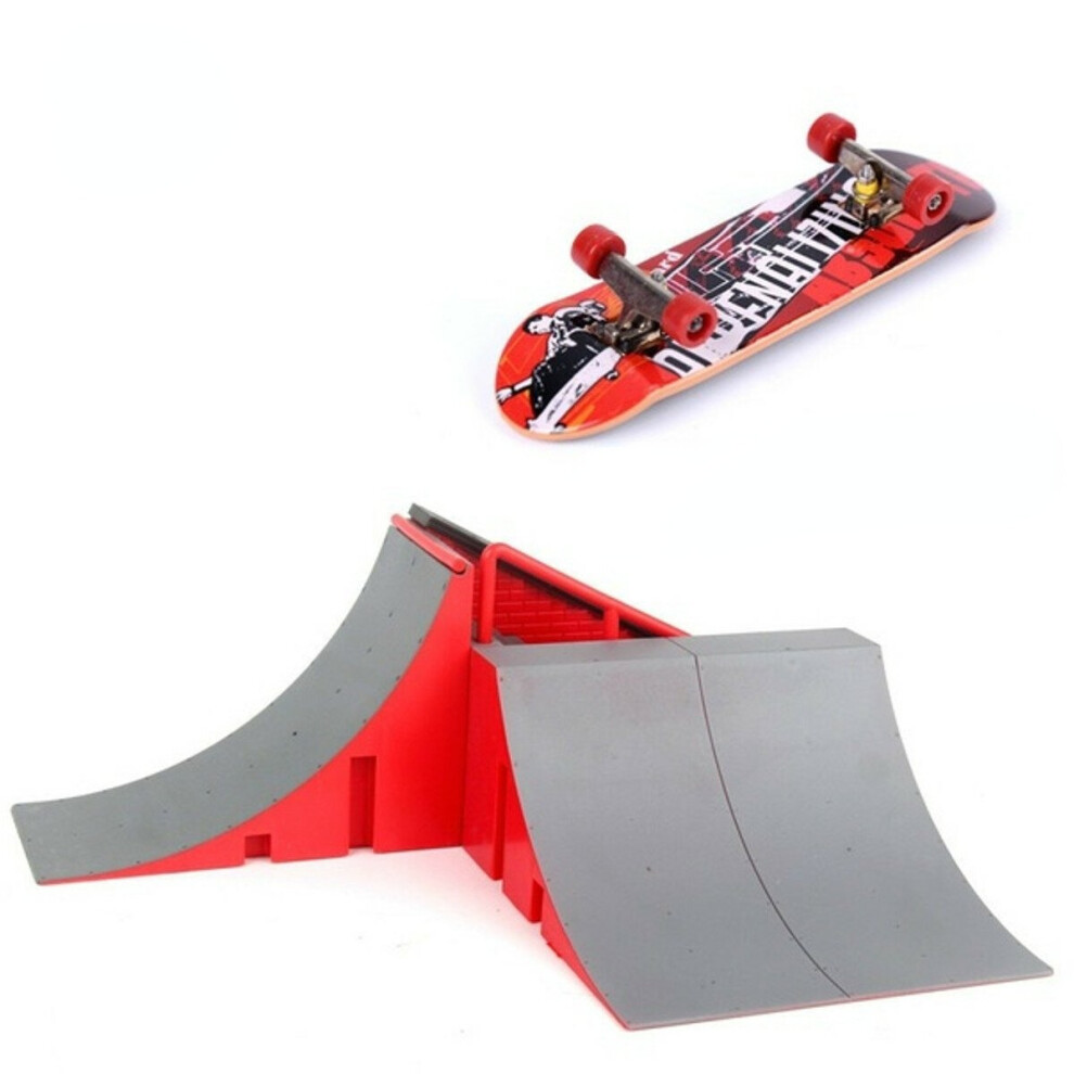 (A) Mini Fingerboard Finger Skateboard & Skate Ramp Skate Park Play Set Kids Toy