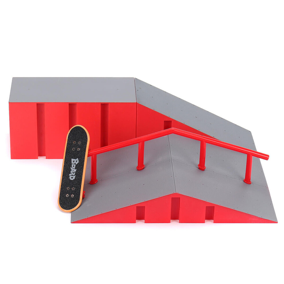 (D) Mini Fingerboard Finger Skateboard & Skate Ramp Skate Park Play Set Kids Toy