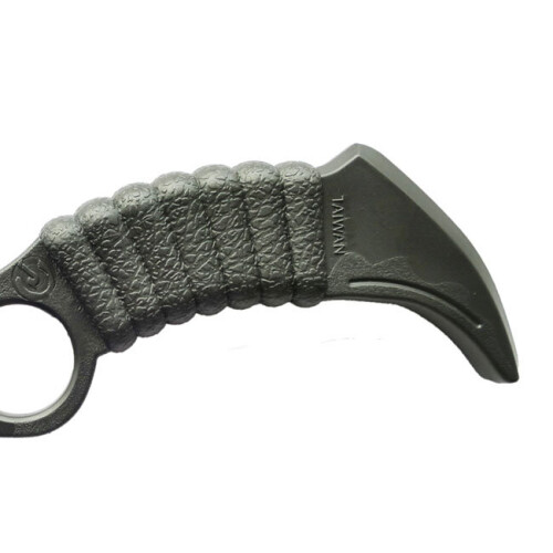 PLAYWELL BLACK POLYPROPYLENE DOUBLE "KARAMBIT" KNIFE - (E427) 1