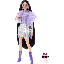 Barbie Extra Puppe und Zubehör mit schwarzen Haaren, lavendelfarbenen Lippen, silberner Jacke und Dalmatiner-Welpen