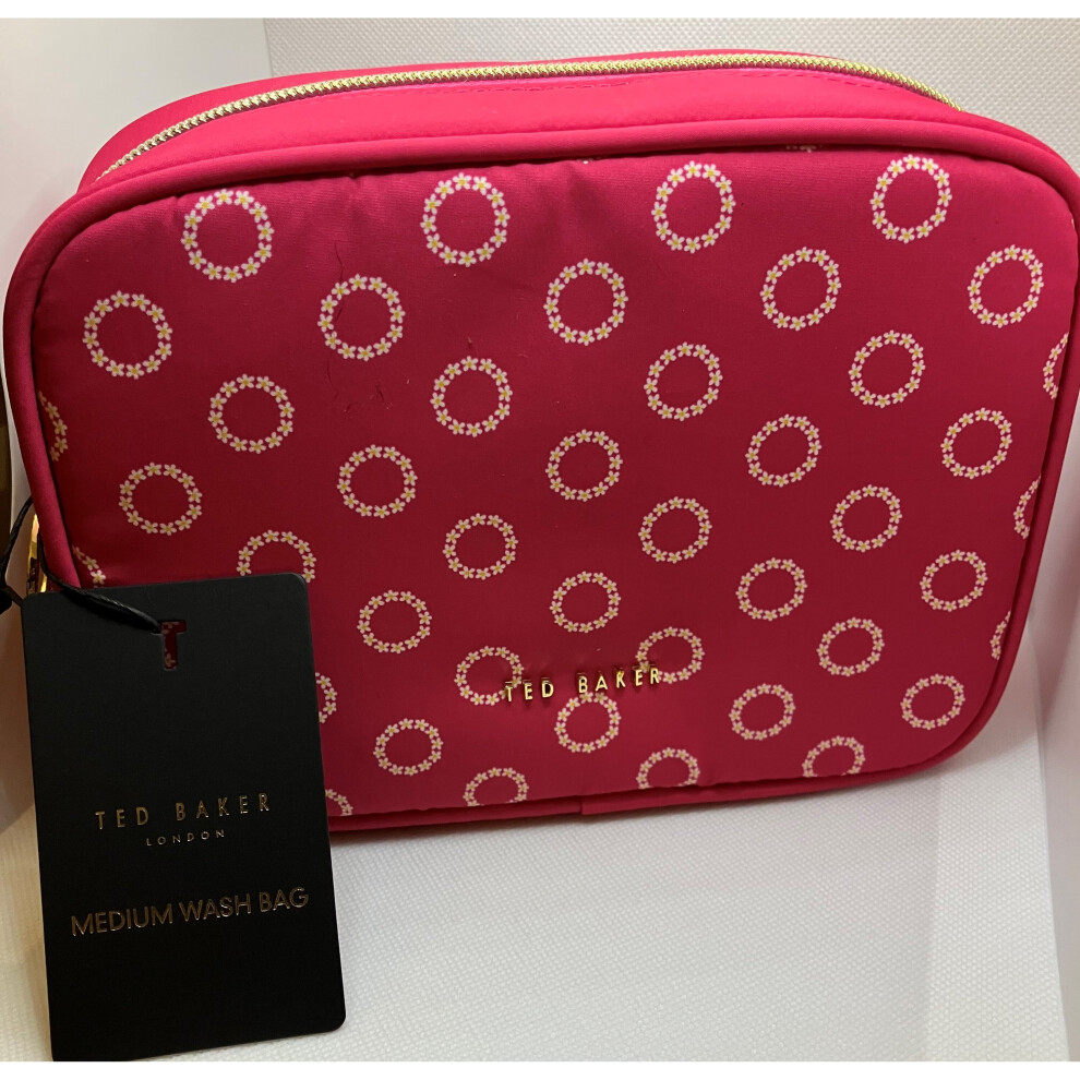 TED BAKER MEDIUM WASH BAG