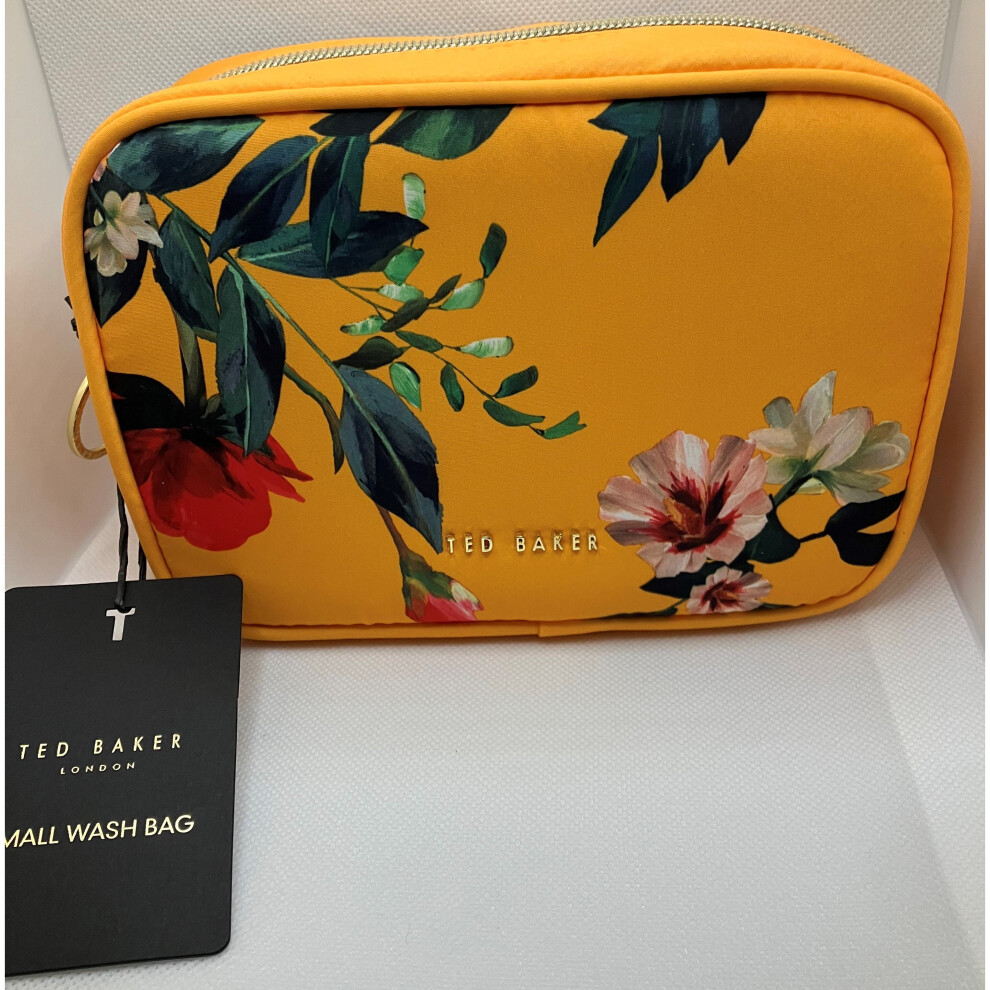 TED BAKER SMALL WASH BAG