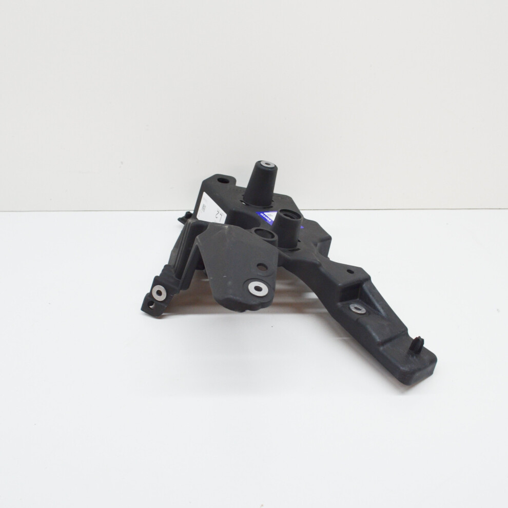 VOLVO XC60 MK2 Front Right Fender Carrier 32288929 NEW GENUINE on  